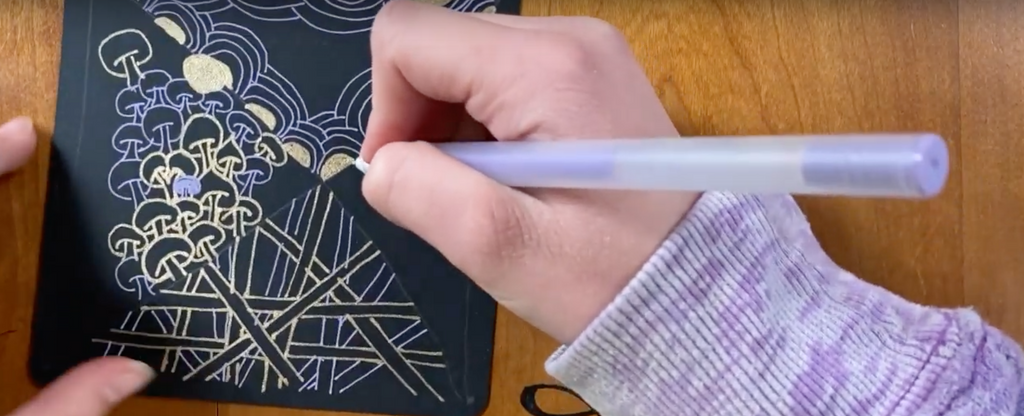 Kitchen Table Tangles with Molly, Indy and Mazzy.